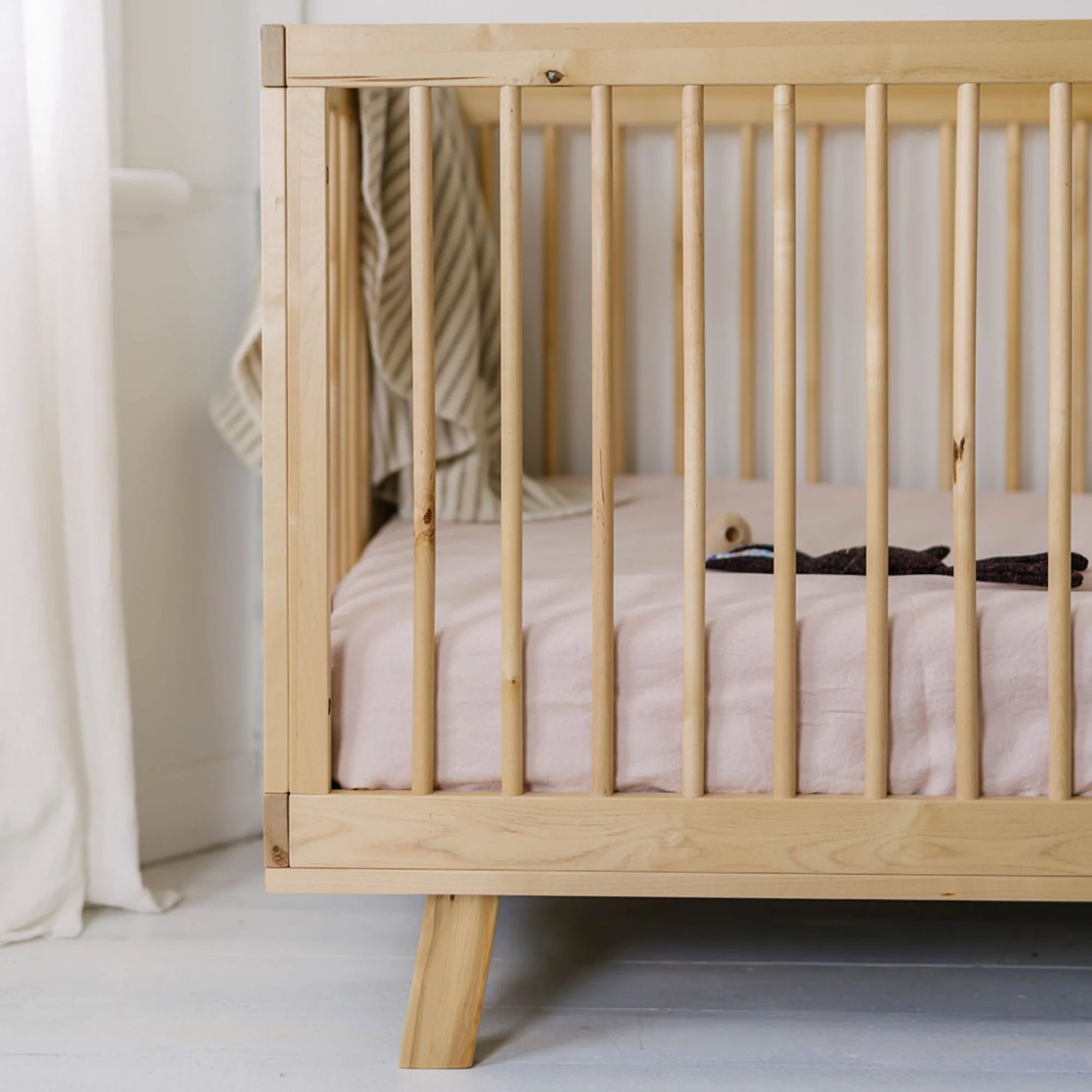 Blush Pink Linen Cot/Bassinet Sheet - Image 3