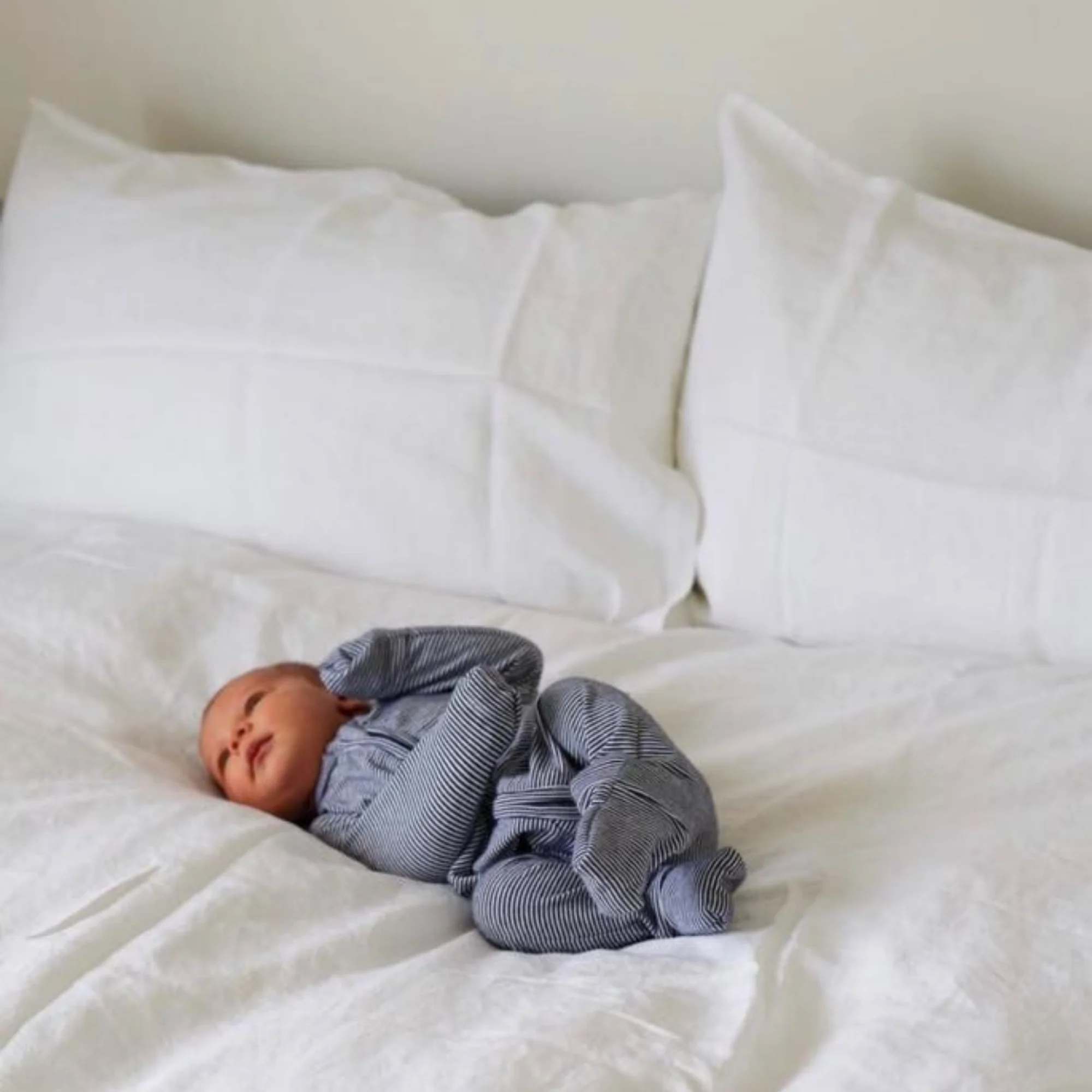 Brilliant White Linen Fitted Sheet - Extra Deep Drop - Image 7