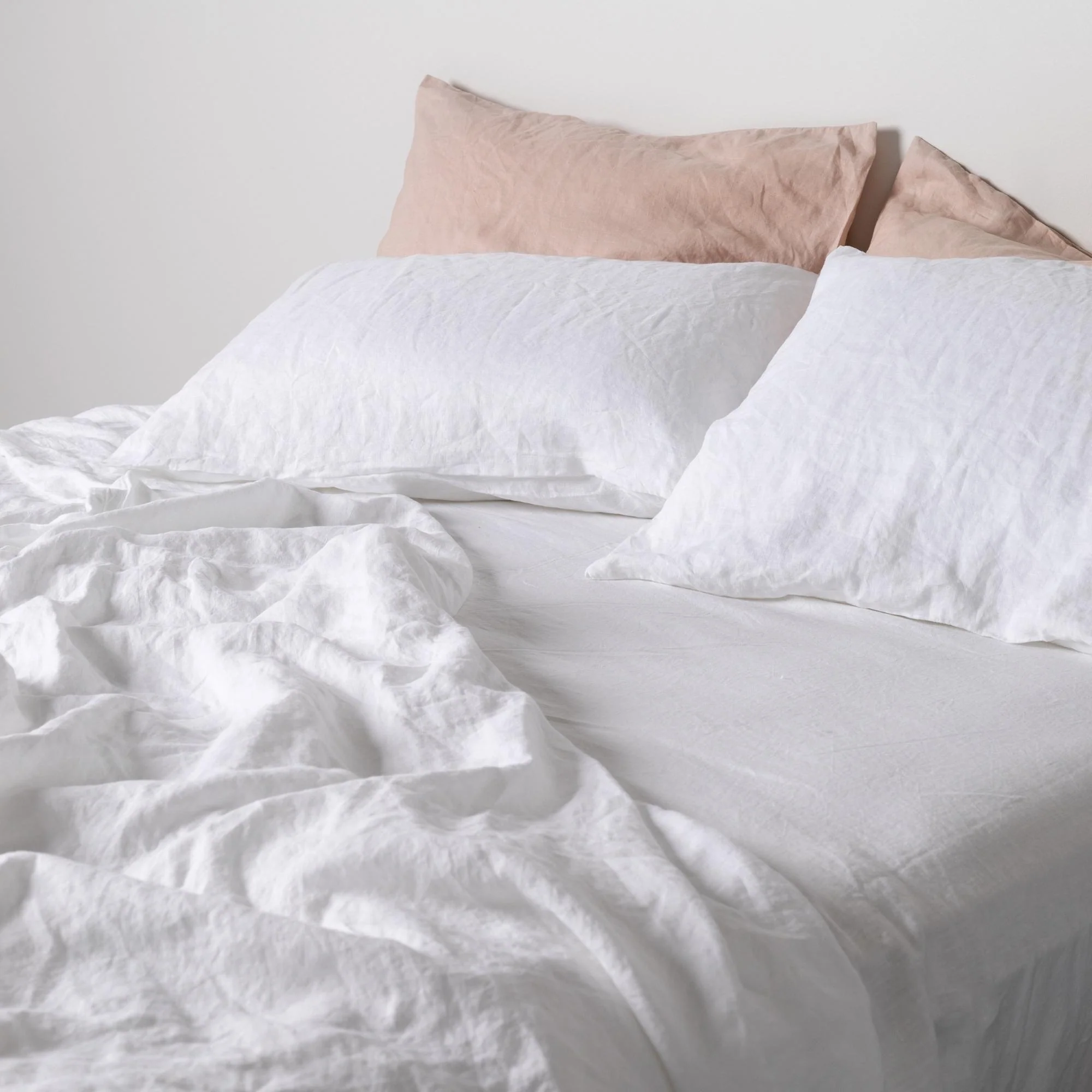 Brilliant White Linen Sheets Set - Image 5