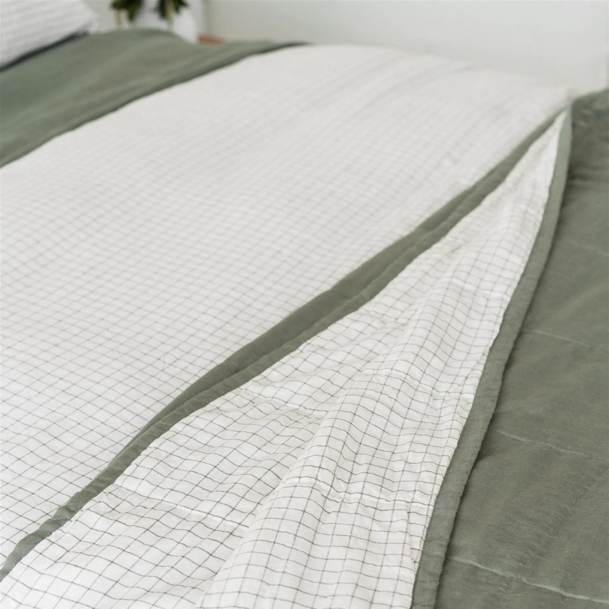 Cactus & Cactus Grid Linen Quilt - Image 3