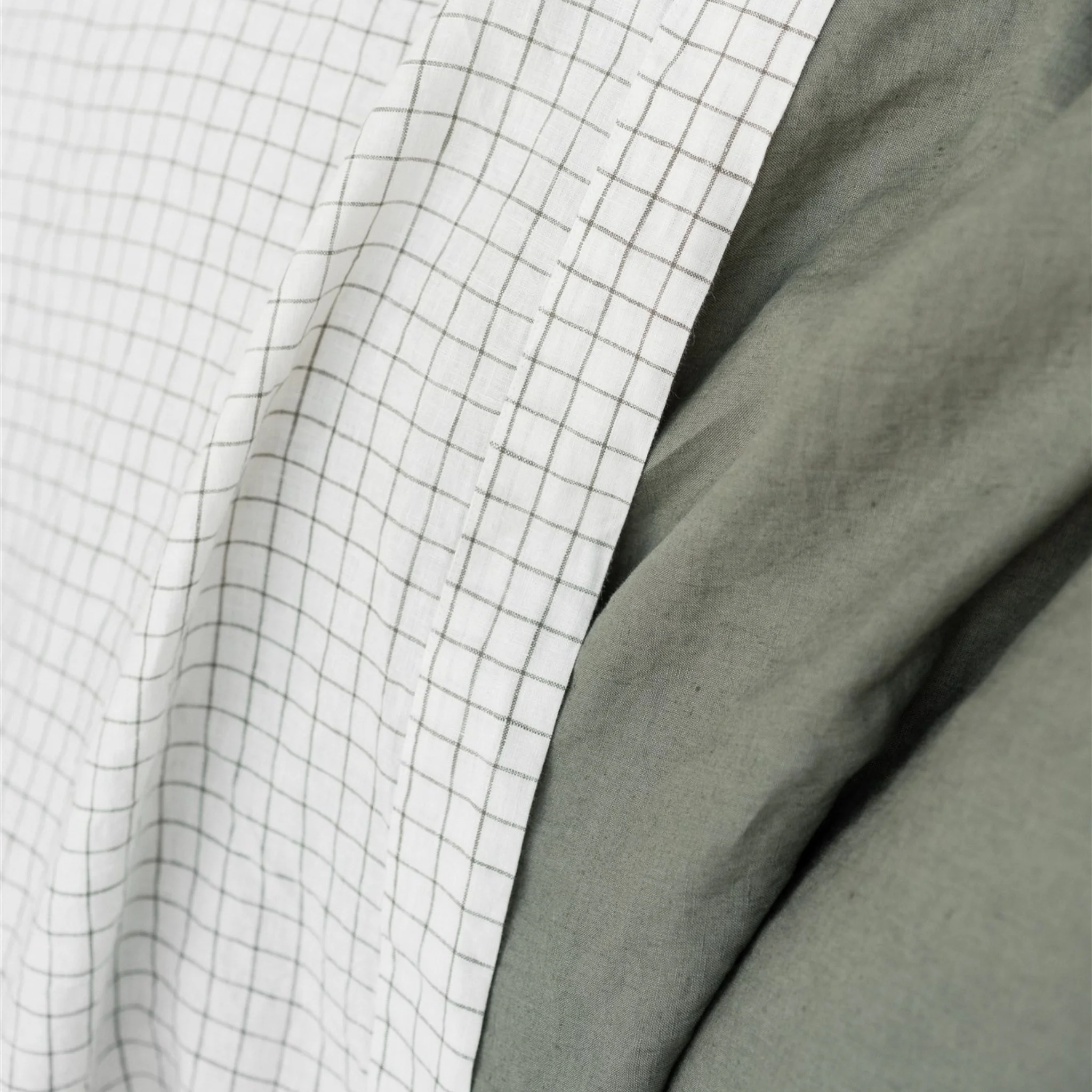 Cactus & Cactus Grid Linen Quilt - Image 4