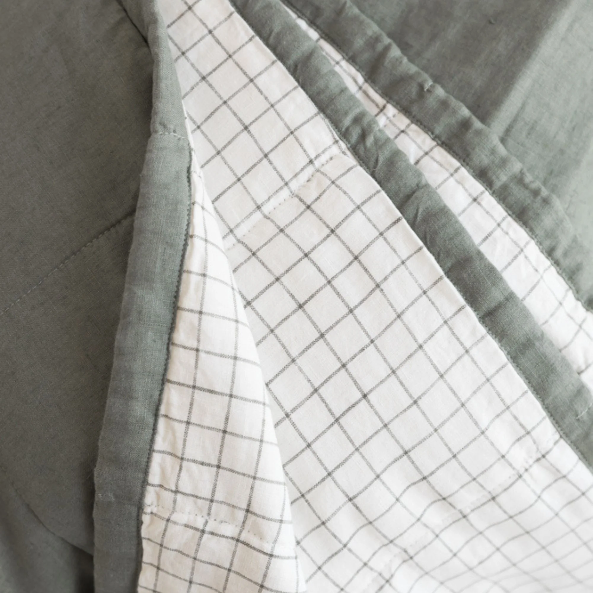 Cactus & Cactus Grid Linen Quilt - Image 7