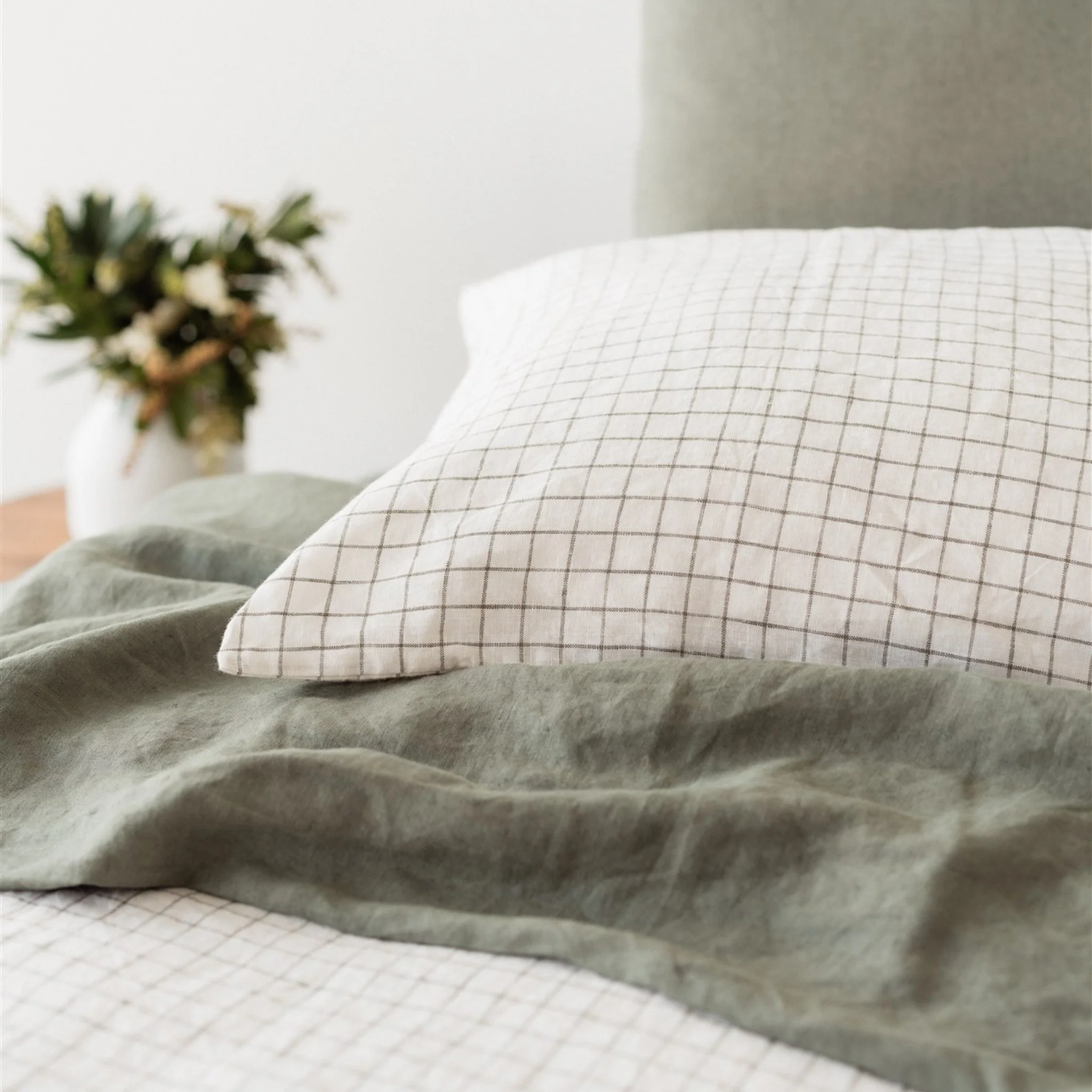 Cactus Grid Linen Pillowcases - Image 3