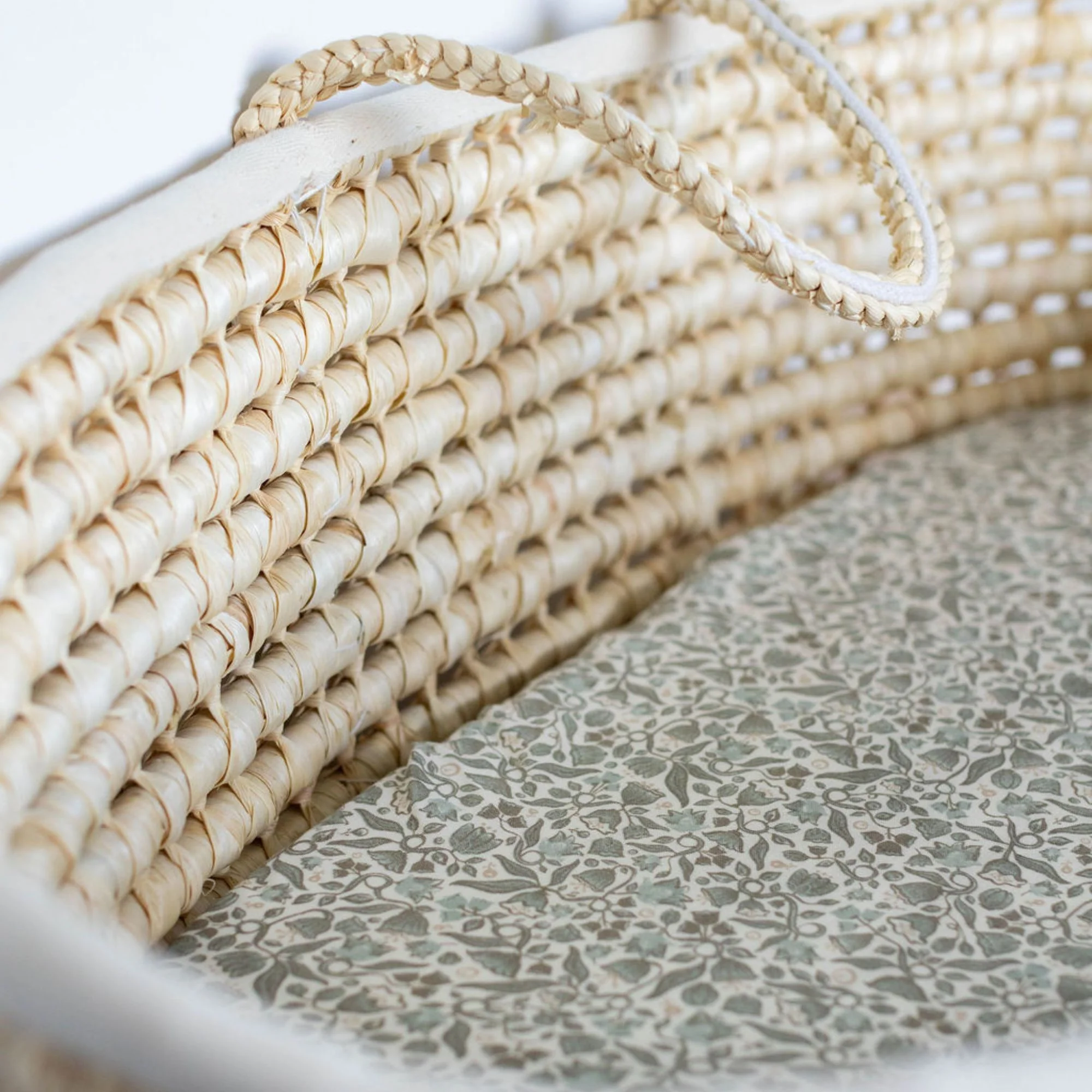 Evelyn Linen Cot/Bassinet Sheet - Image 7
