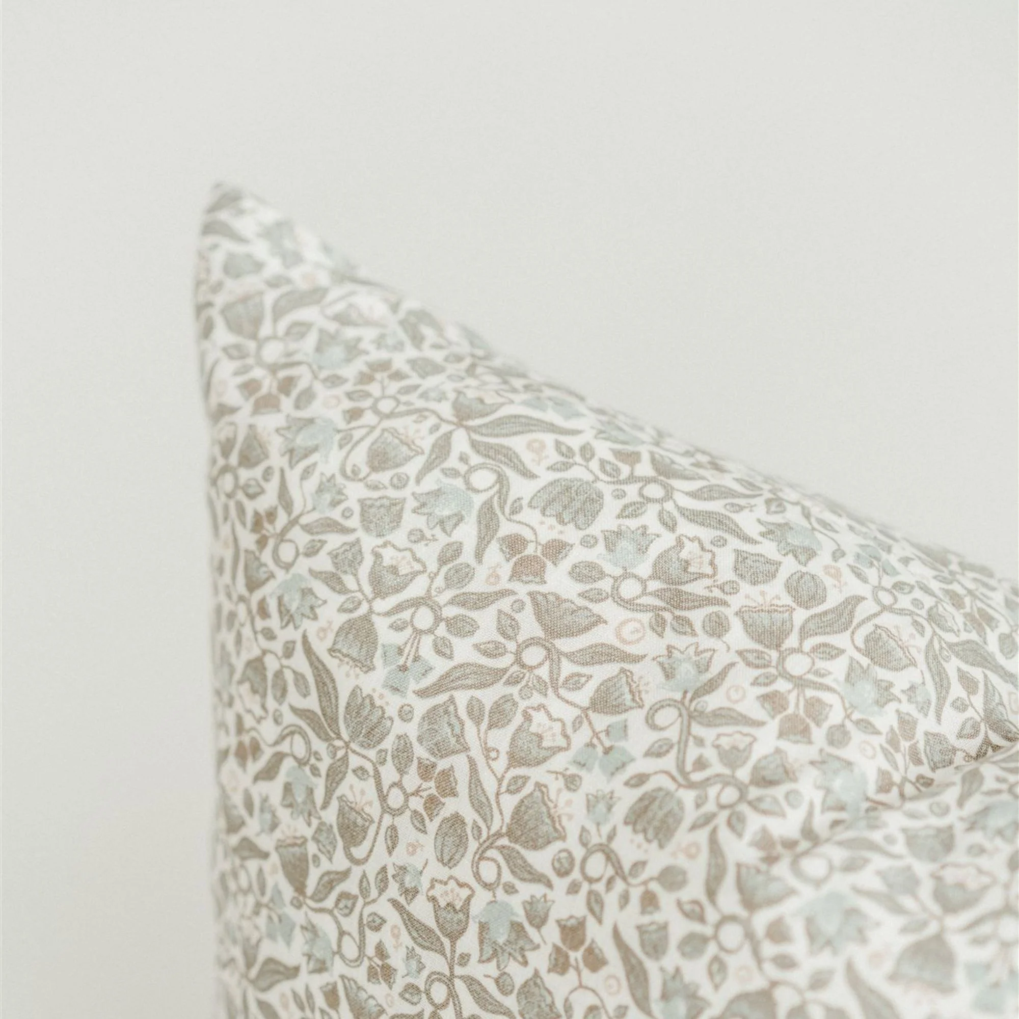 Evelyn Linen Cushion Cover - Image 3