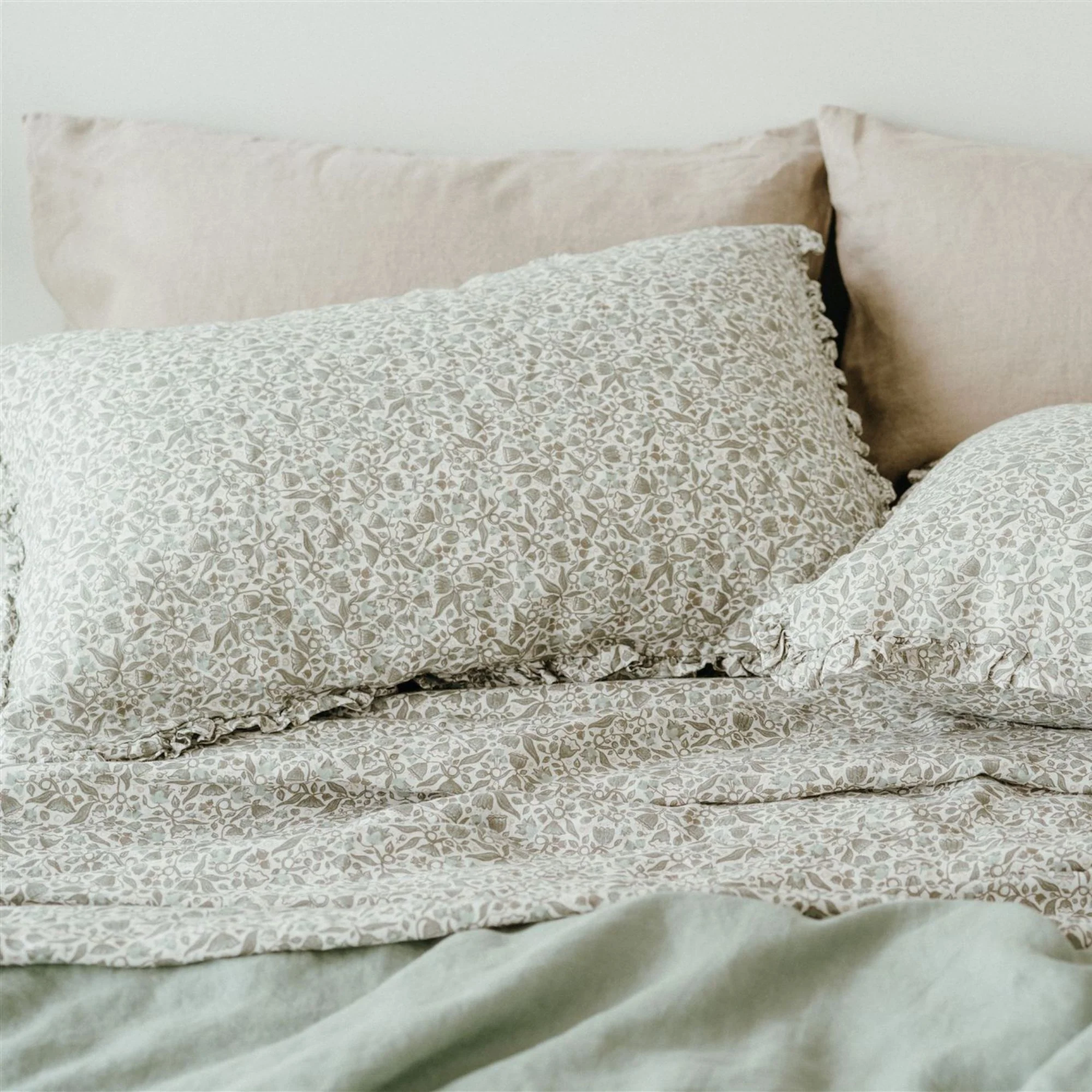 Evelyn Linen Pillowcases - Image 7
