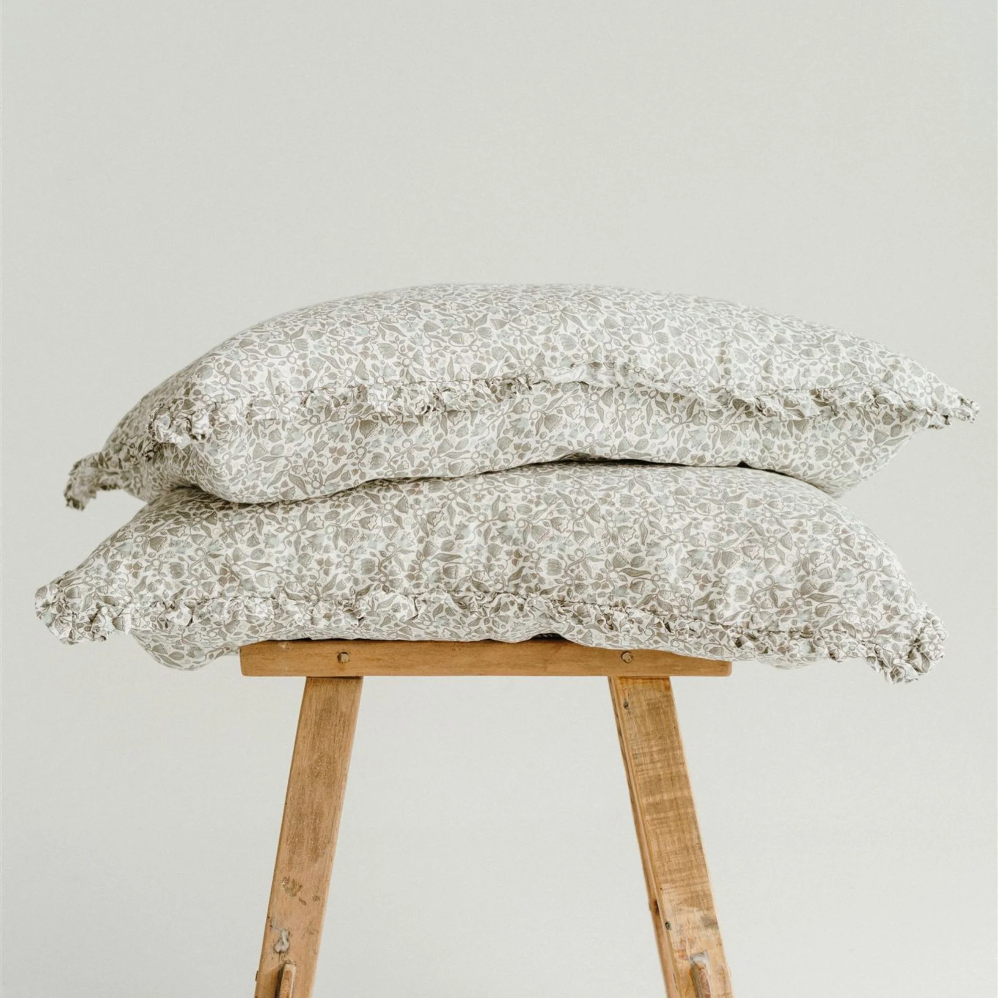 Evelyn Linen Pillowcases - Image 2
