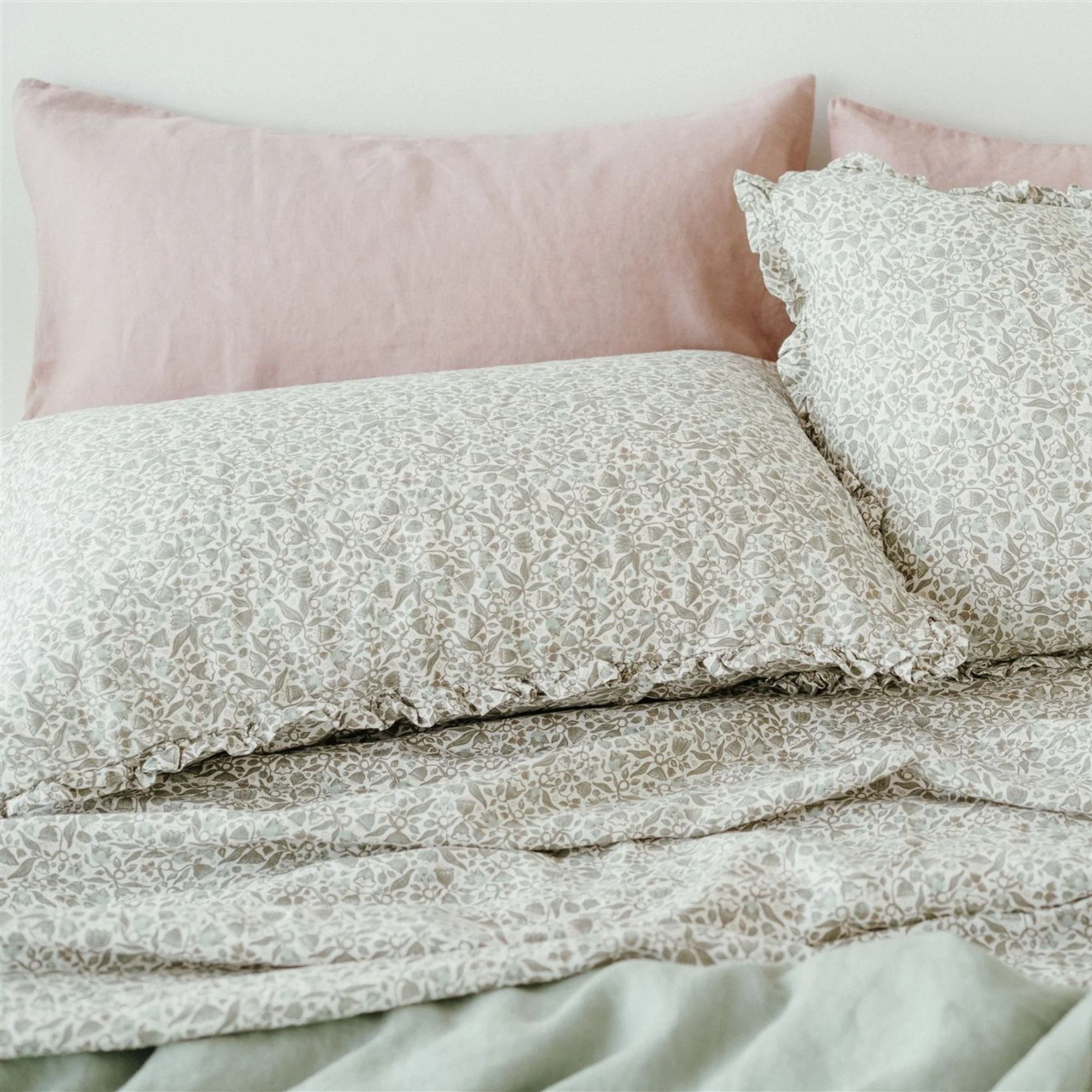 Evelyn Linen Pillowcases - Image 6