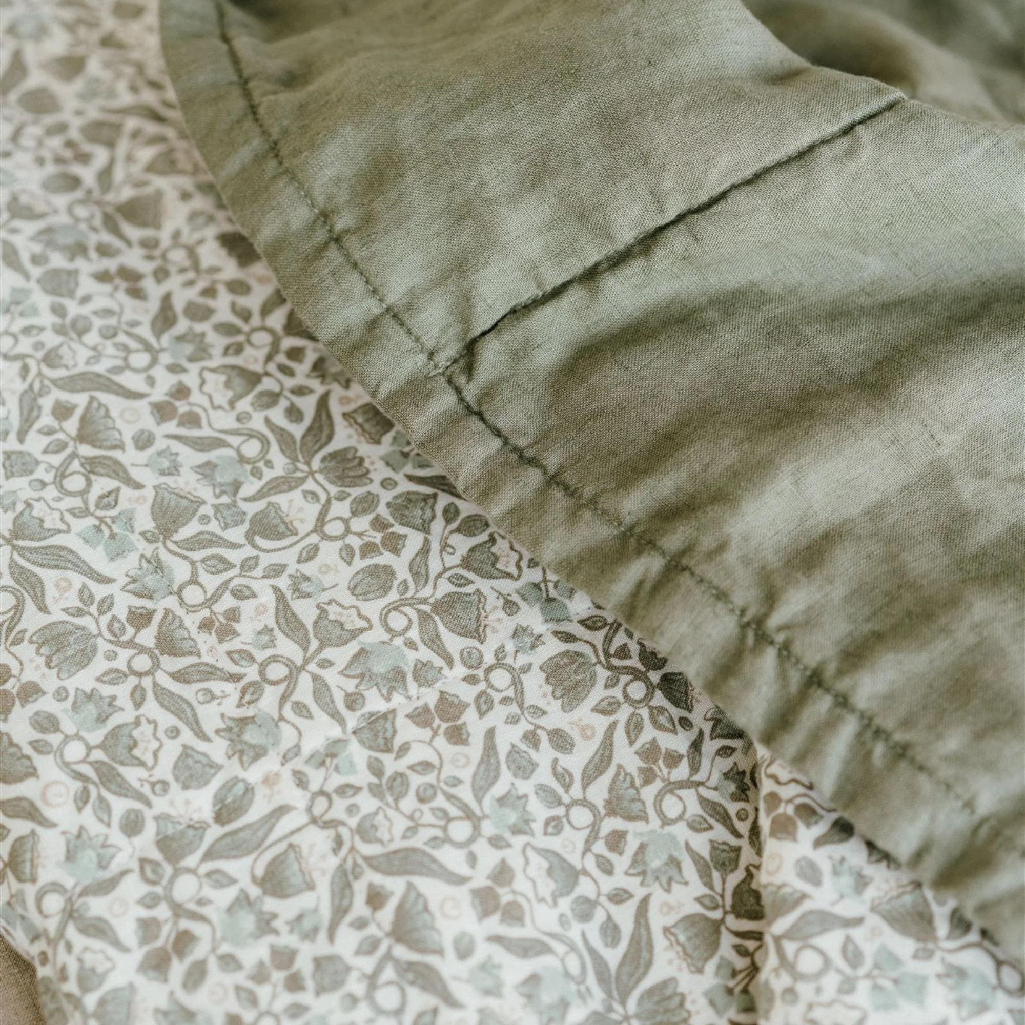 Evelyn X Cactus Linen Quilt - Image 3