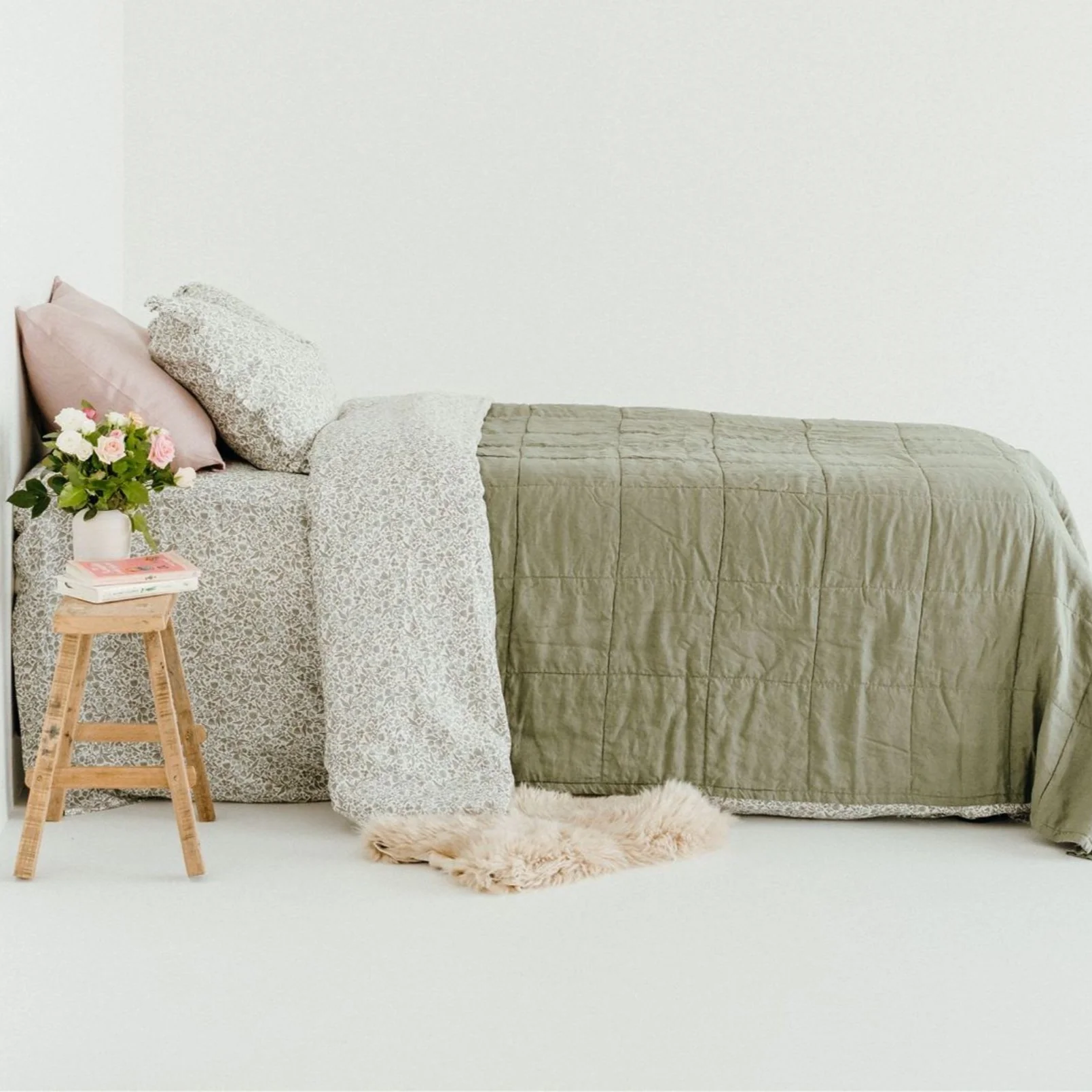 Evelyn X Cactus Linen Quilt - Image 9