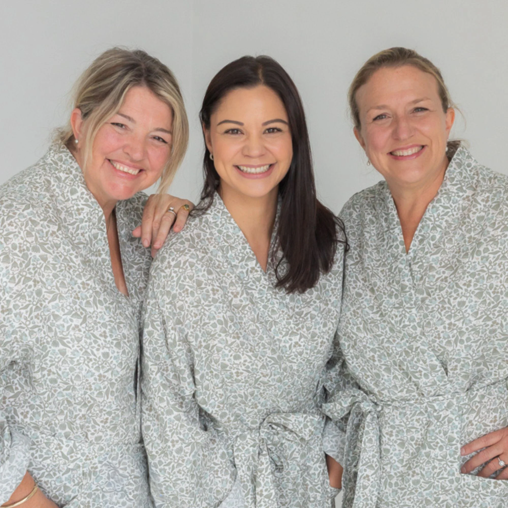 Evelyn Linen Robe - Image 9
