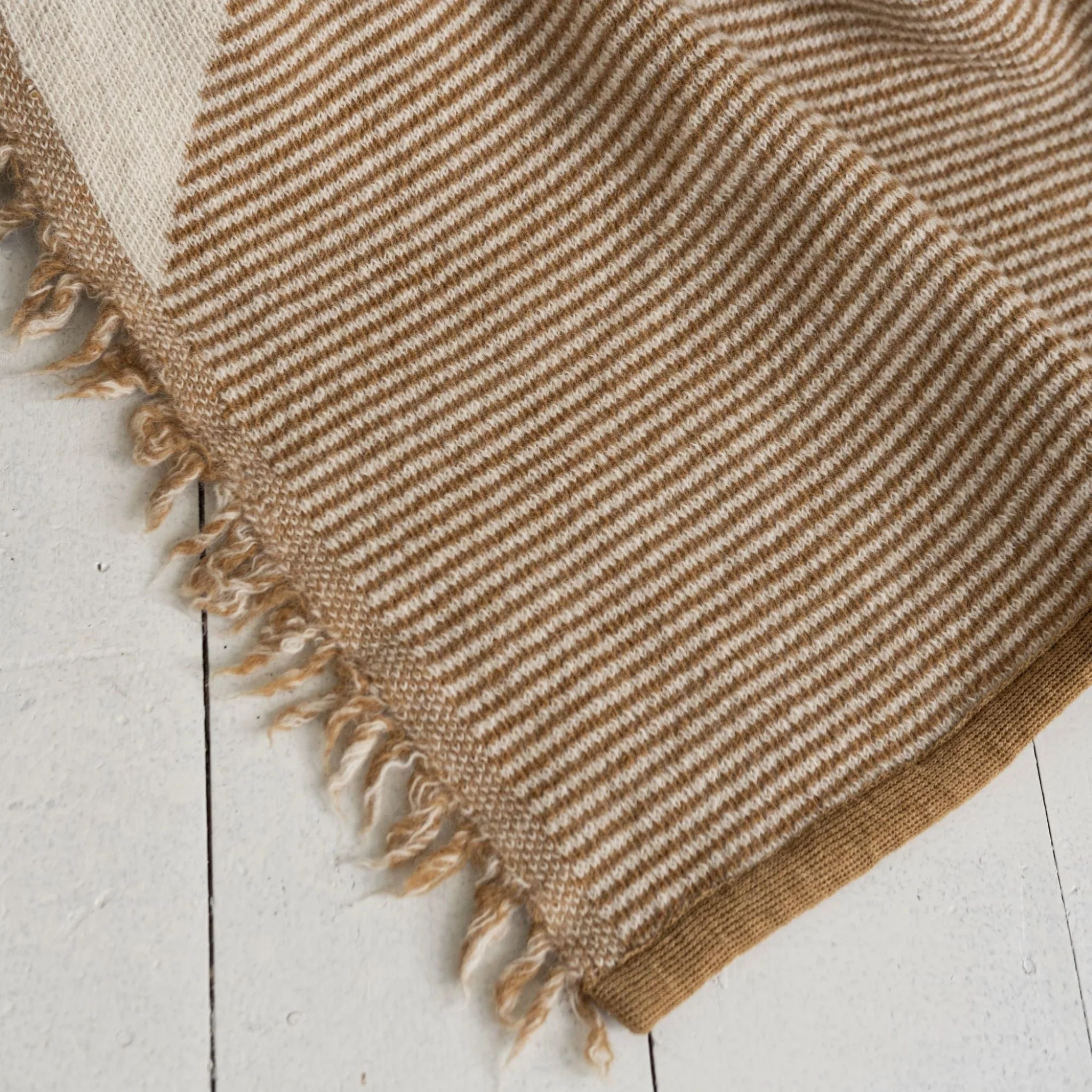 Ginger Honey Wool Bedspread - Image 14