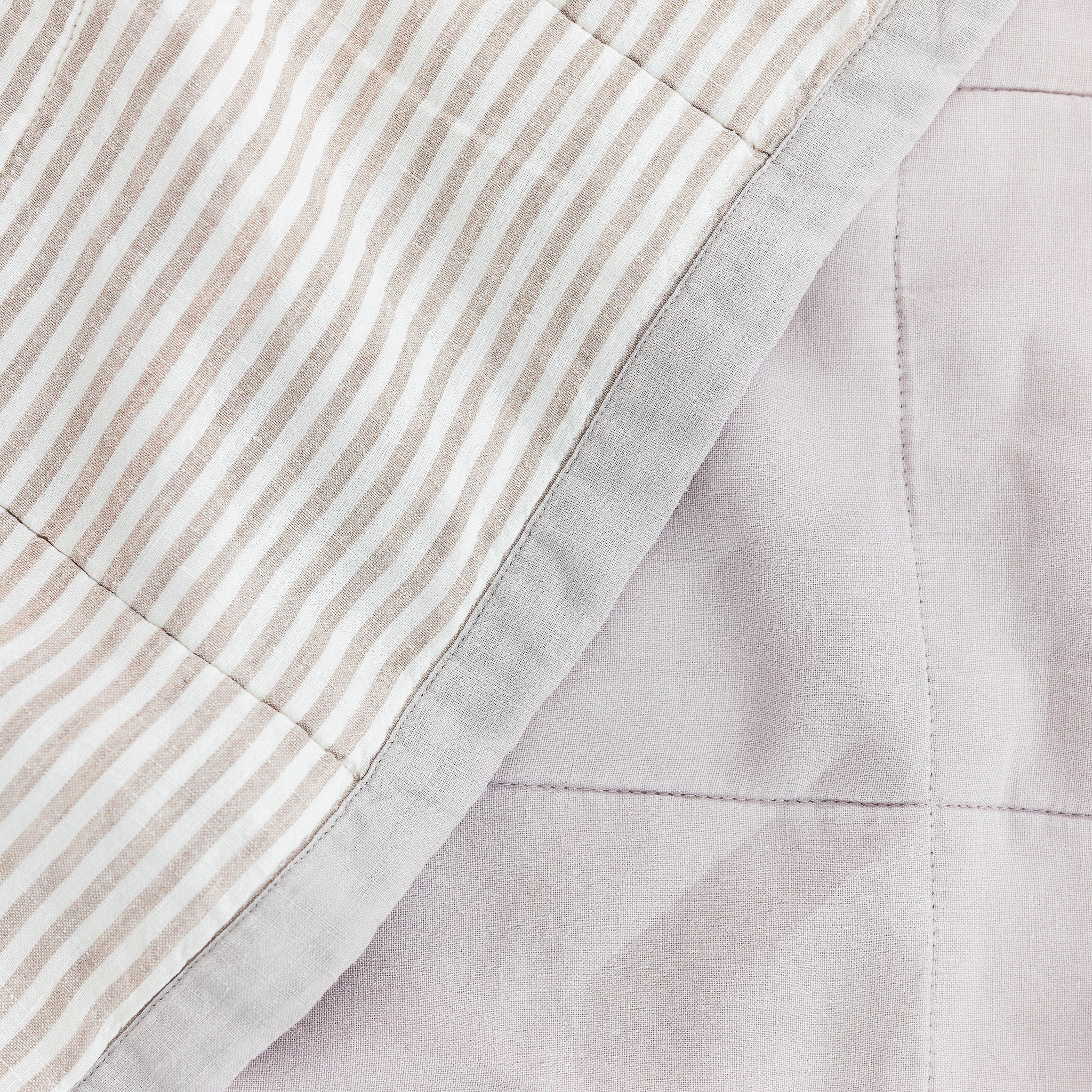 Lilac Purple & Grey Stripes Linen Quilt - Image 3