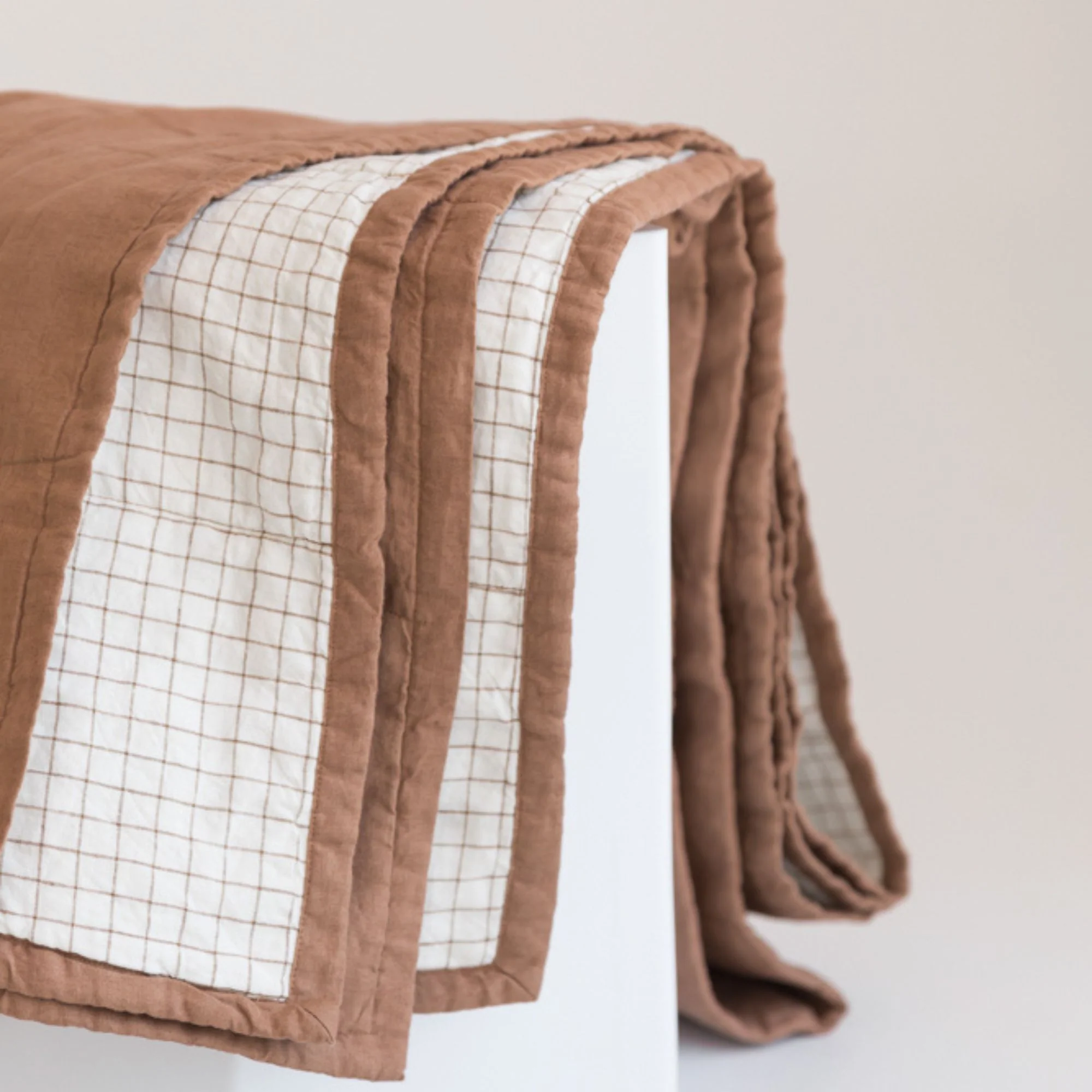 Malt Brown & Malt Brown Grid Linen Cot Quilt - Image 3
