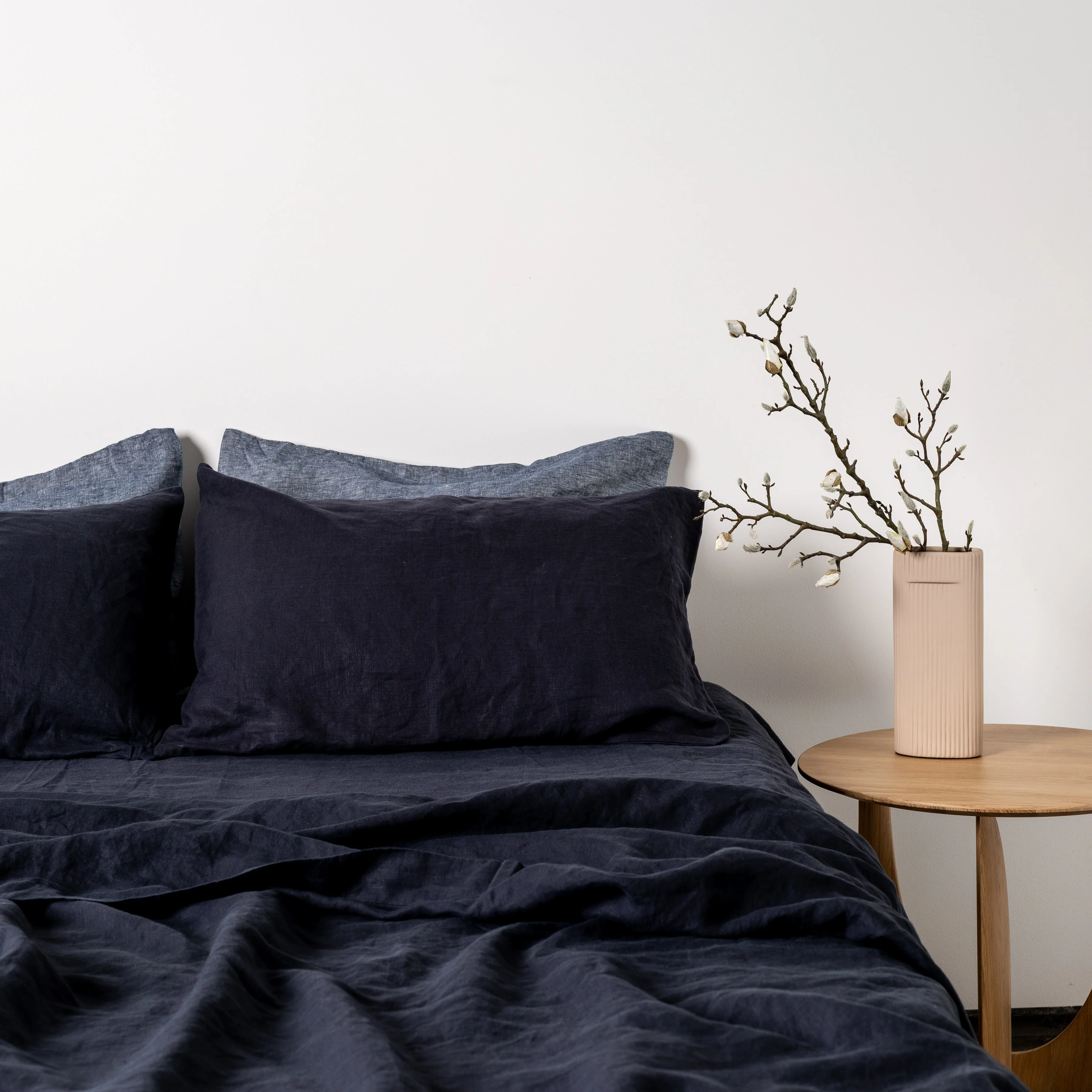 Midnight Blue Linen Sheets Set - Image 4