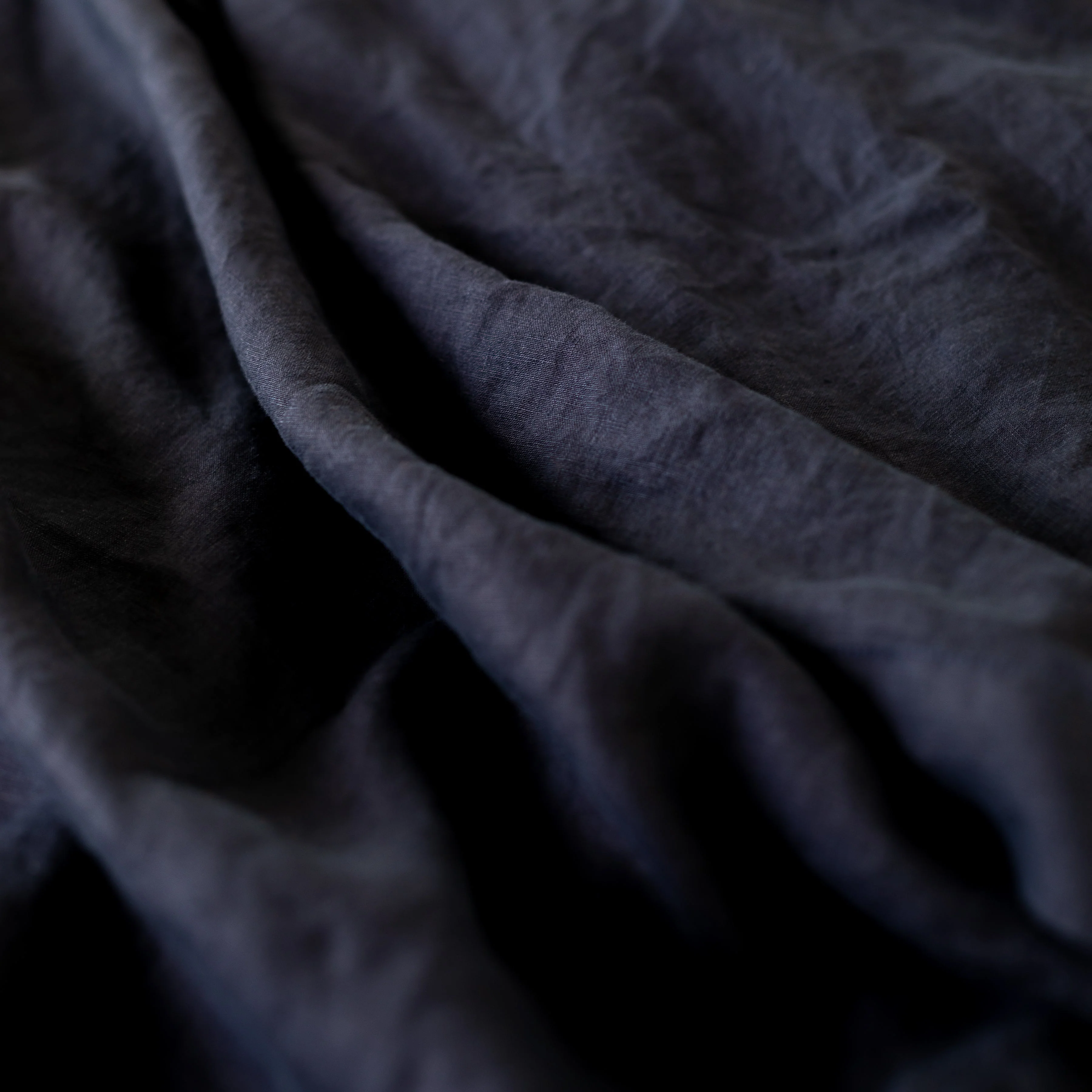 Midnight Blue Linen Sheets Set - Image 5
