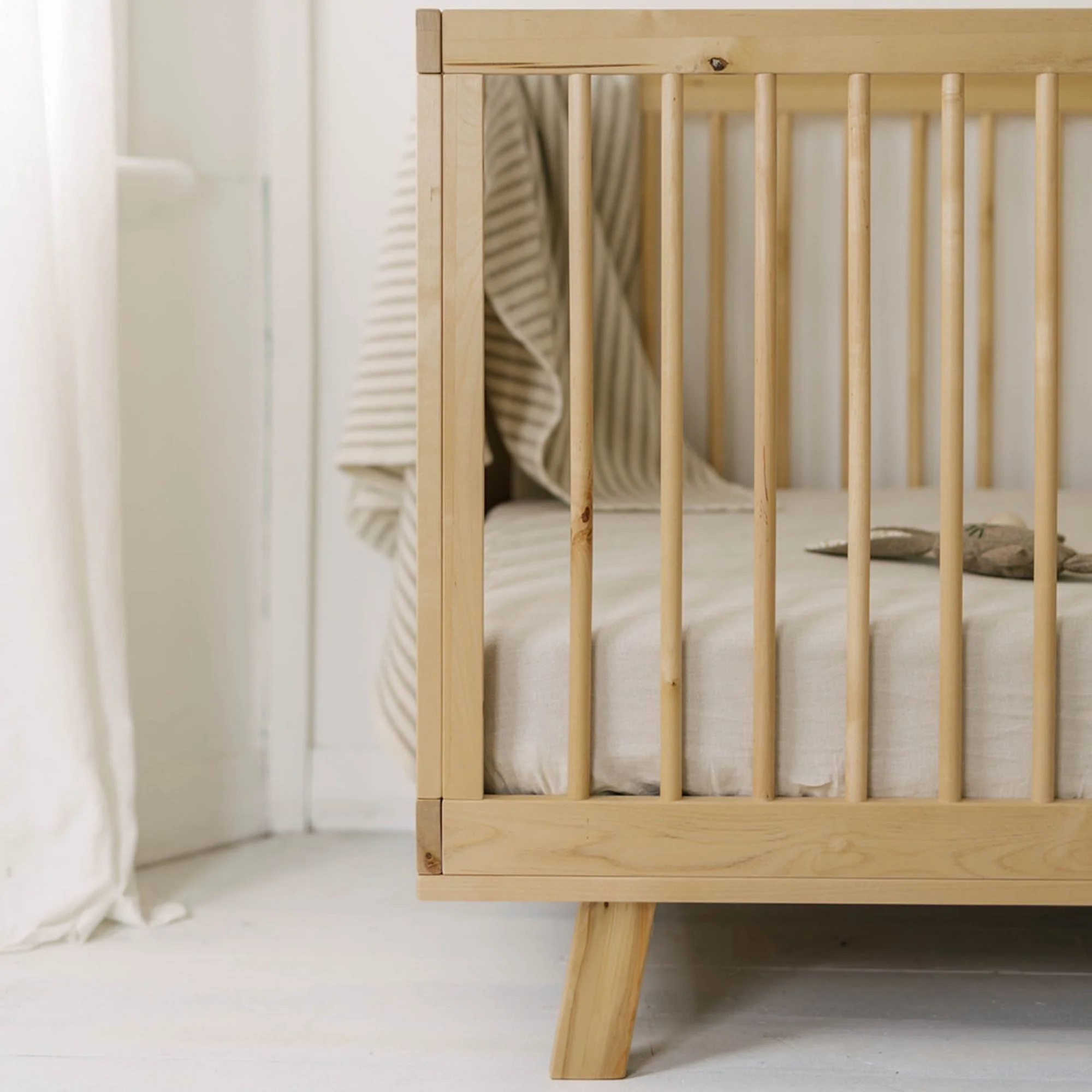 Oat Linen Cot/Bassinet Sheet - Image 3