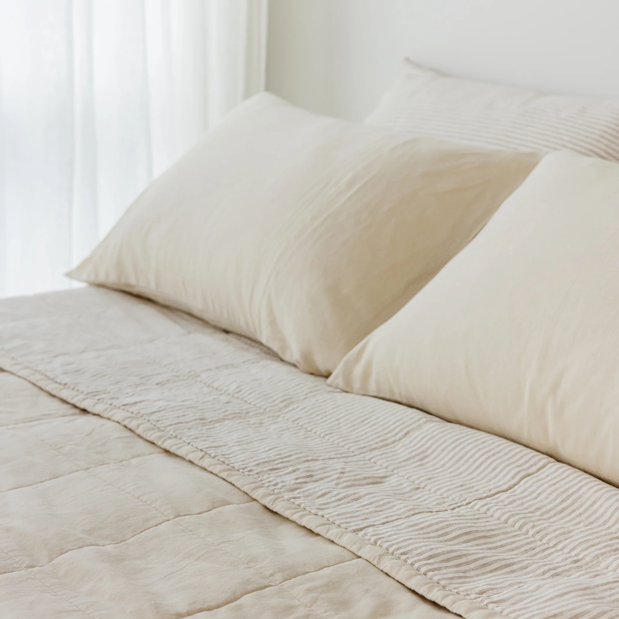 Oat & Sand Stripes Linen Quilt - Image 4