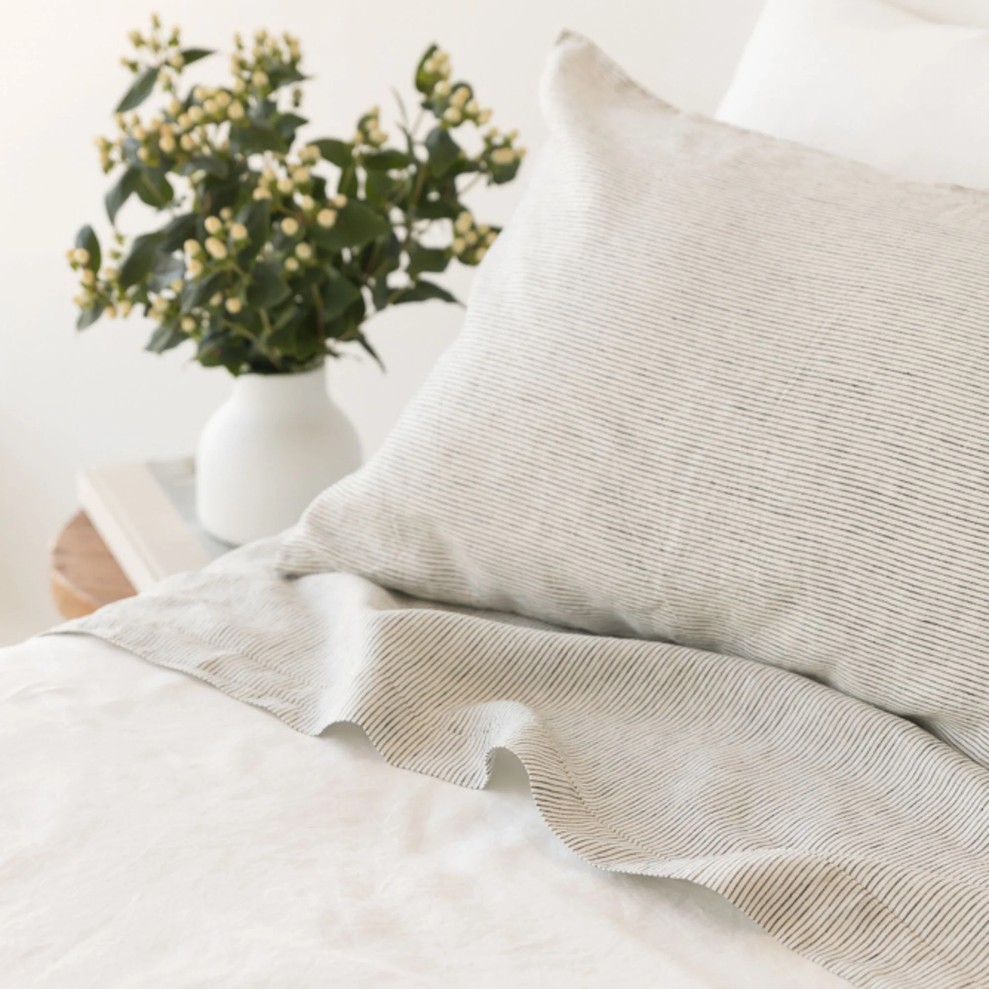 Off White Linen Duvet - Image 3