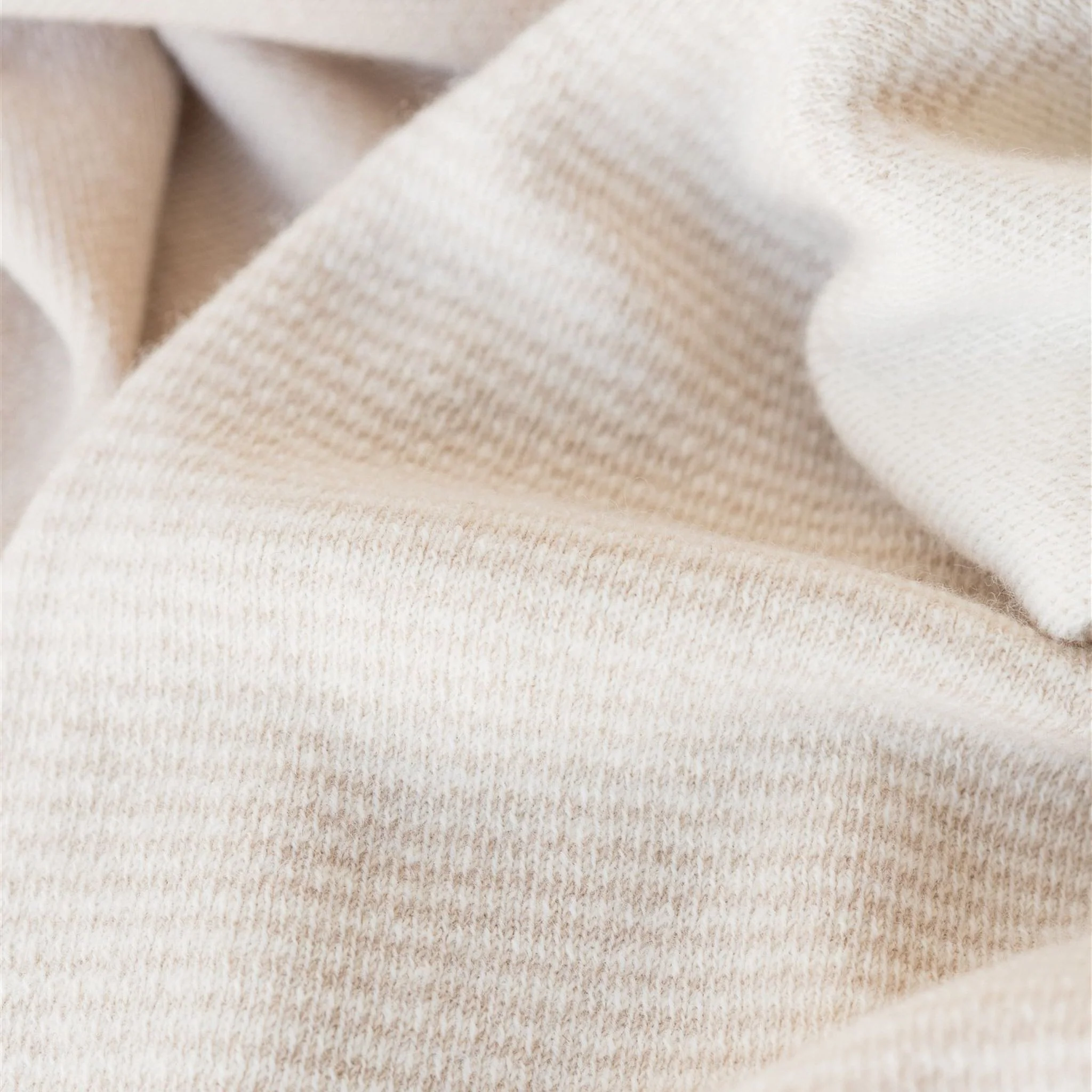 Pampas Wool Bedspread - Image 13