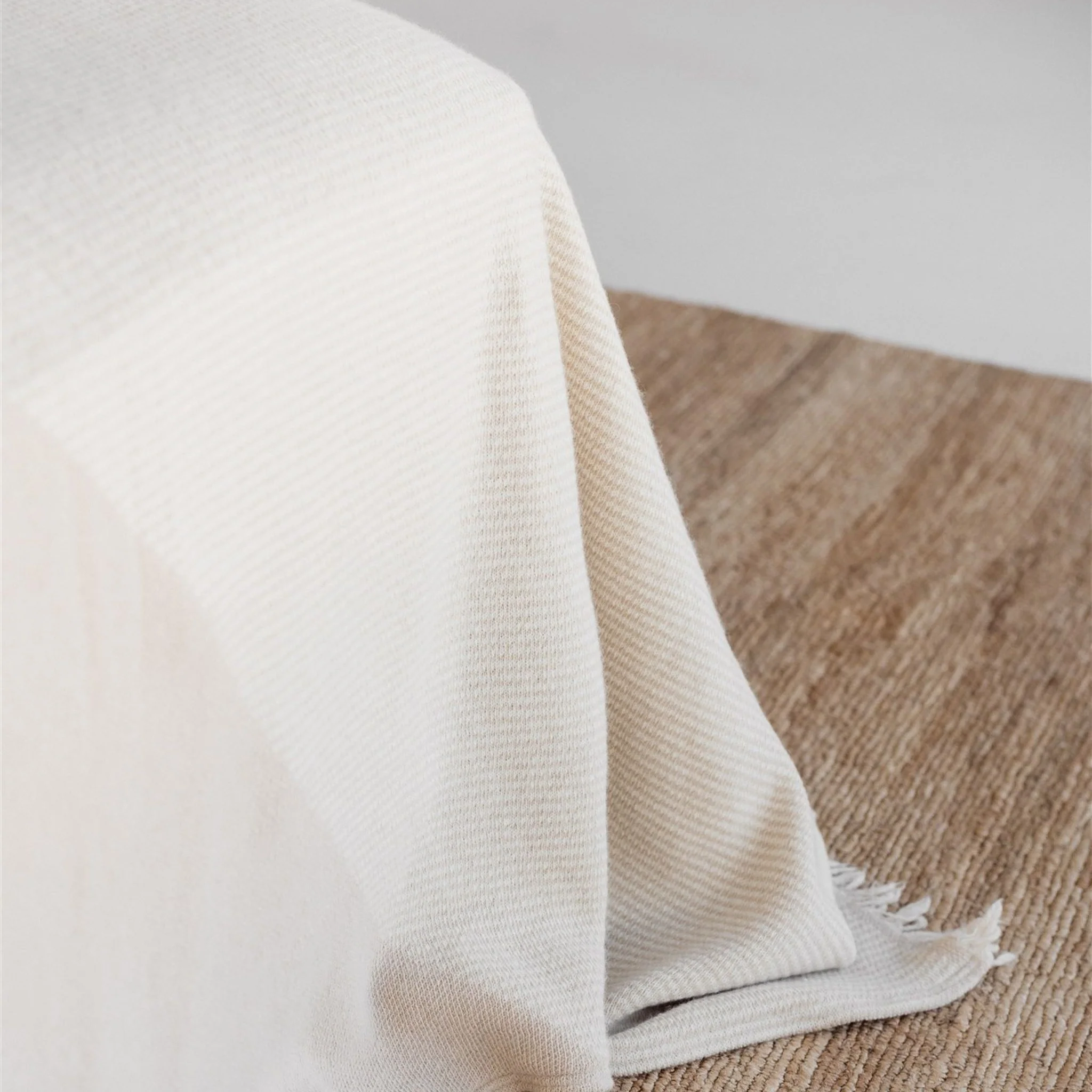 Pampas Wool Bedspread - Image 4