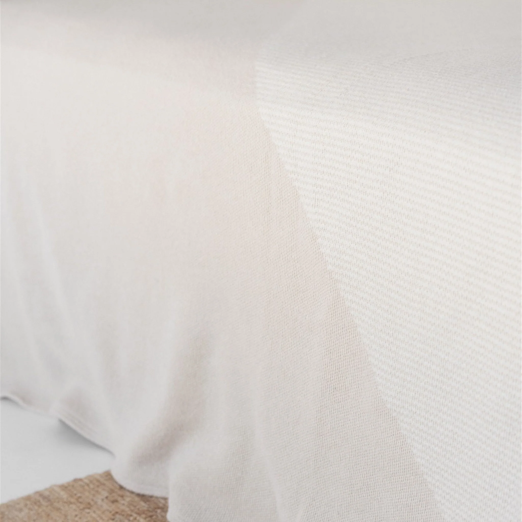 Pampas Wool Bedspread - Image 6