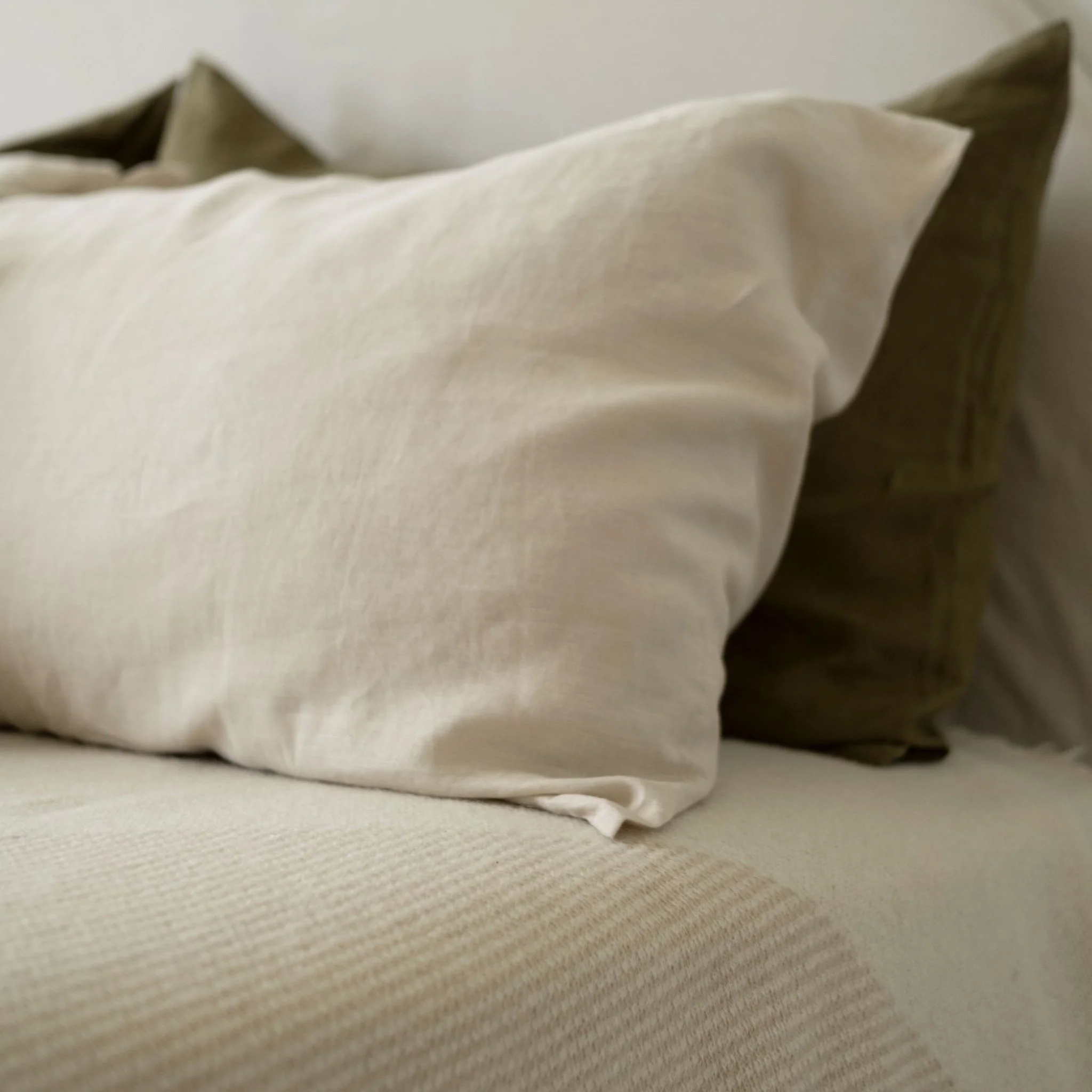 Pampas Wool Bedspread - Image 8