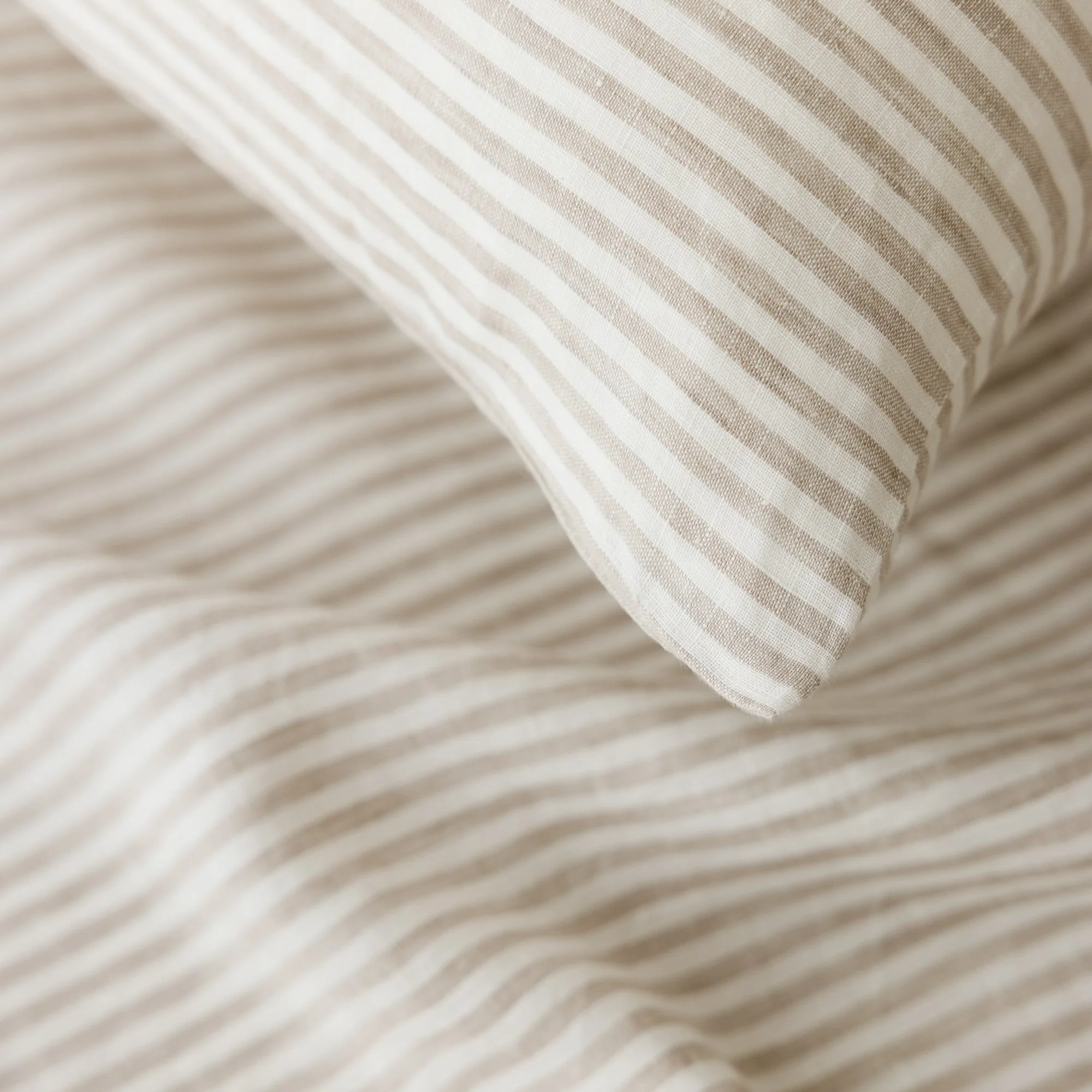 Sand Stripes Linen Sheet Set - Image 3
